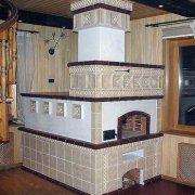 Poêle à carreaux et garniture de cheminée à faire soi-même