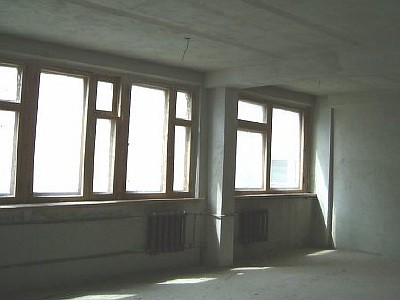Il ressemble à une pièce avec une finition rugueuse Il ressemble à une pièce avec une finition rugueuse