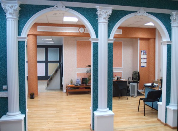 Arches et colonnes en polyuréthane, murs en plâtre mosaïque Arches et colonnes en polyuréthane, murs en plâtre mosaïque
