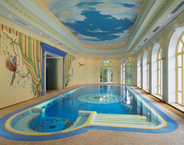 Piscine moderne au design original Piscine moderne au design original