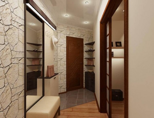 La combinaison de la pierre décorative avec des miroirs dans un couloir étroit La combinaison de la pierre décorative avec des miroirs dans un couloir étroit