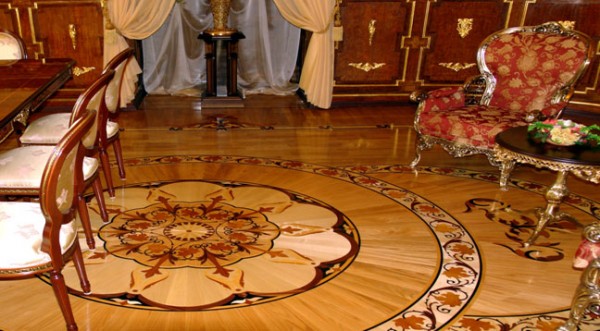 Parquet d'un salon de maison en bois