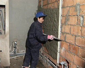 Nous faisons le plâtre des murs du garage Nous faisons le plâtre des murs du garage