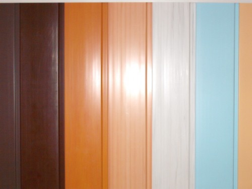 Une variété de couleurs de doublure en plastique Une variété de couleurs de doublure en plastique