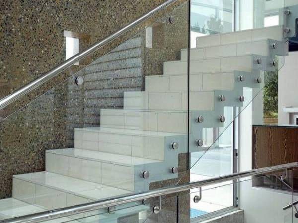 Garde-corps en verre pour escalier Garde-corps en verre pour escalier