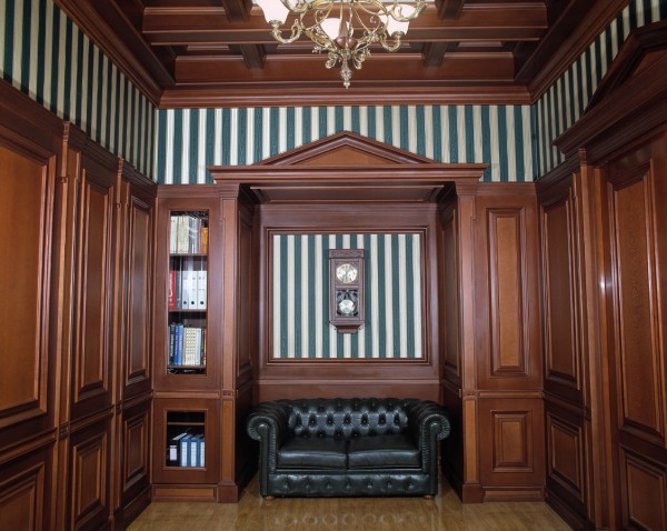 Bois et papier peint à l'intérieur de votre bureau à domicile