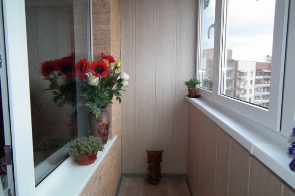 Garniture partielle en plastique pour le balcon Garniture partielle en plastique pour le balcon
