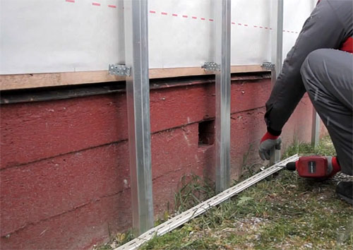 Installation du lattage pour la fixation du parement Installation du lattage pour la fixation du parement