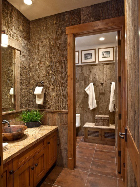 Finir la salle de bain avec de l'écorce de bois Finir la salle de bain avec de l'écorce de bois
