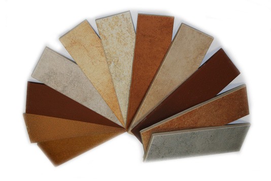 Les carreaux de clinker ont une grande variété de couleurs et de textures Les carreaux de clinker ont une grande variété de couleurs et de textures