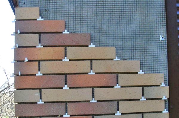 Nous utilisons des croix de construction Nous utilisons des croix de construction