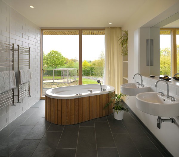 Option pour une salle de bain spacieuse: carreaux de brique et plaques de plâtre avec peinture Option pour une salle de bain spacieuse: carreaux de brique et plaques de plâtre avec peinture