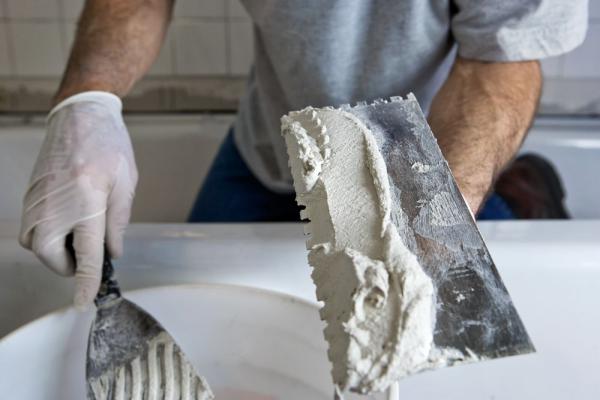 Le plâtre de chaux-gypse est utilisé uniquement pour les travaux internes. Le plâtre de chaux-gypse est utilisé uniquement pour les travaux internes.