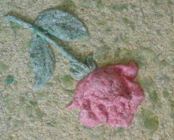 Rose volumétrique faite au pochoir Rose volumétrique faite au pochoir