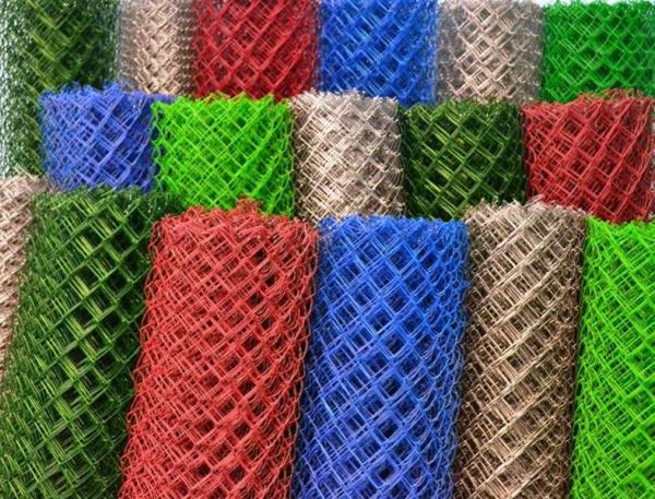 Filet en maille dans une coque en plastique, adapté pour le plâtrage et comme clôture Filet en maille dans une coque en plastique, adapté pour le plâtrage et comme clôture