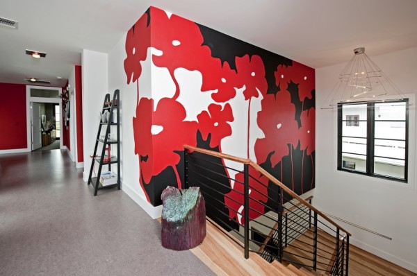 Imitation de coquelicots sur une murale Imitation de coquelicots sur une murale