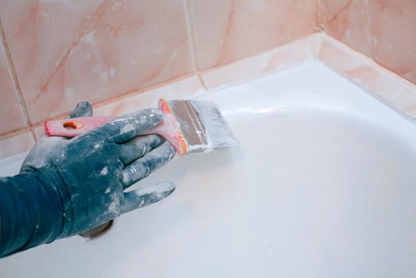 Application d'acrylique au bain