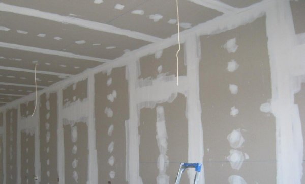 Plâtrer les murs de cloisons sèches pour le papier peint Plâtrer les murs de cloisons sèches pour le papier peint