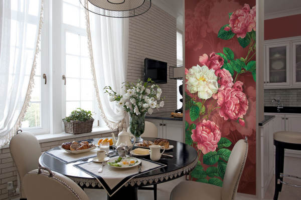 Papiers peints avec de superbes fleurs dans la salle à manger, à l'intérieur de la cuisine Papiers peints avec de superbes fleurs dans la salle à manger, à l'intérieur de la cuisine