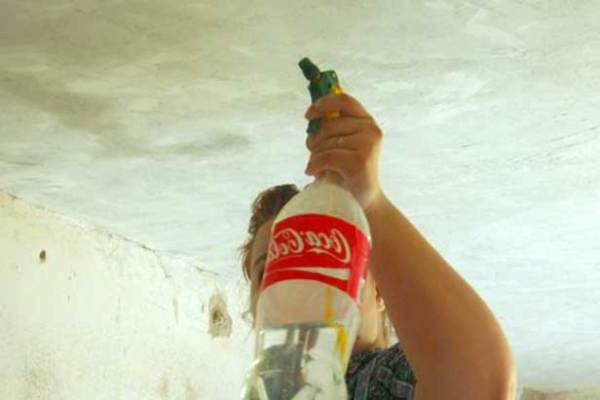 Mouillez le plafond Mouillez le plafond
