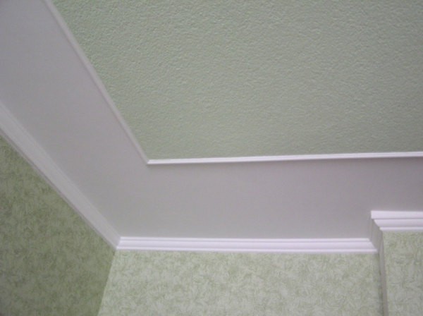 Comment peindre le papier peint au plafond Comment peindre le papier peint au plafond