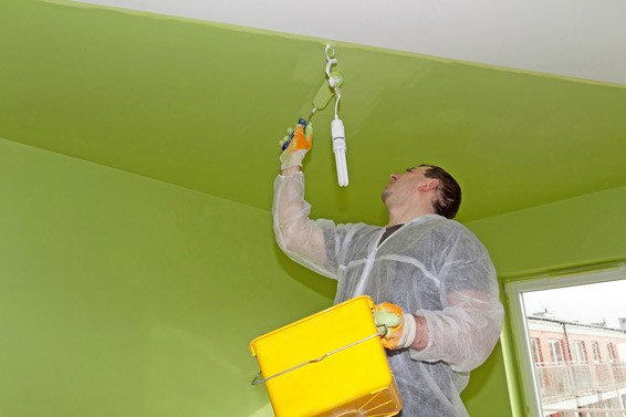 Plafond de rouleau de peinture Plafond de rouleau de peinture