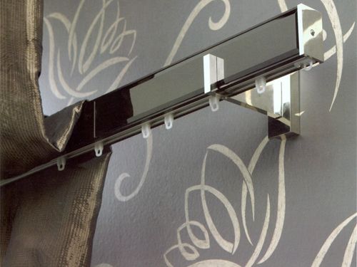 Supports de fixation au mur pour la fixation des corniches Supports de fixation au mur pour la fixation des corniches