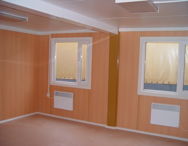 Les panneaux de feuilles MDF sont disponibles dans des tailles relativement grandes en longueur et en largeur. Les panneaux de feuilles MDF sont disponibles dans des tailles relativement grandes en longueur et en largeur.
