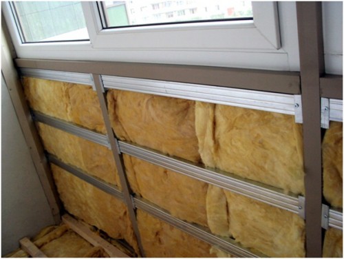Caisse en métal pour murs en plastique Caisse en métal pour murs en plastique