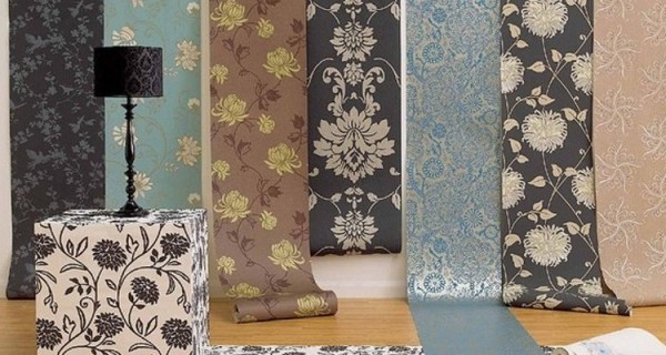 Choisissez le papier peint du salon par type de design