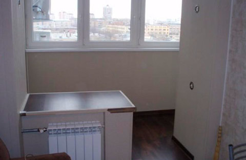Nous combinons un balcon avec une chambre Nous combinons un balcon avec une chambre