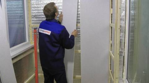 Comment coudre un mur avec du plastique Comment coudre un mur avec du plastique