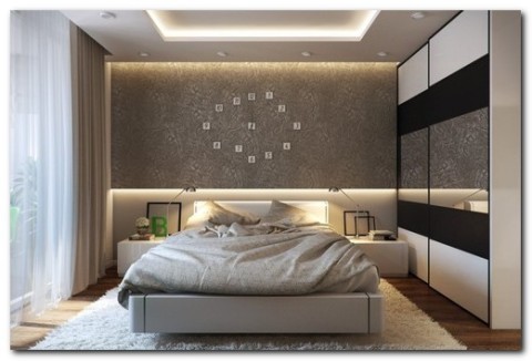 Décoration murale sur le lit dans la chambre