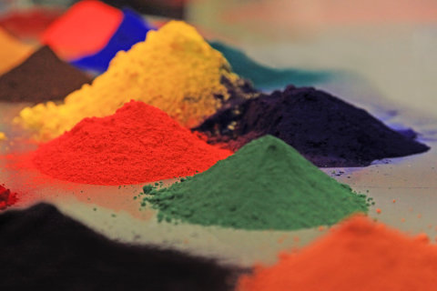 Les peintures polymères sont disponibles sous forme de poudre.