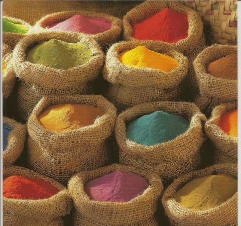 Polymères en poudre de différentes couleurs. Polymères en poudre de différentes couleurs.