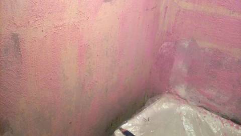 Mur après traitement de contact avec le béton Mur après traitement de contact avec le béton
