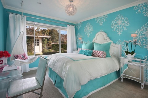 L'intérieur de la pièce aux couleurs turquoise L'intérieur de la pièce aux couleurs turquoise