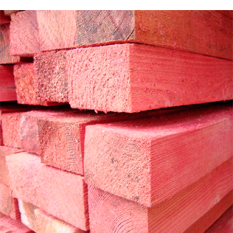Il est facile d'identifier le bois transformé par sa couleur rose ou verte. Il est facile d'identifier le bois transformé par sa couleur rose ou verte.