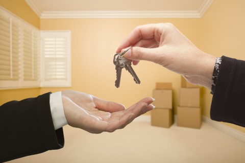 Transfert de l'appartement au détenteur d'intérêts