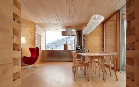 Un exemple d'un intérieur en bois naturel et doublure Un exemple d'un intérieur en bois naturel et doublure