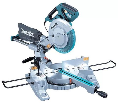 Visage vu sur un arbre Makita Visage vu sur un arbre Makita