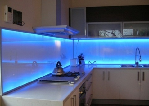 L'utilisation de panneaux de verre dans la décoration de la cuisine L'utilisation de panneaux de verre dans la décoration de la cuisine
