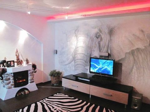 Peindre les murs du salon avec de la peinture acrylique