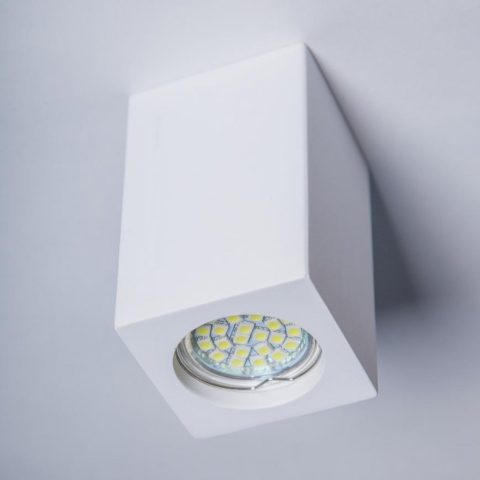 Les accessoires en plâtre sont installés avant l'apprêt et la peinture. Les accessoires en plâtre sont installés avant l'apprêt et la peinture.