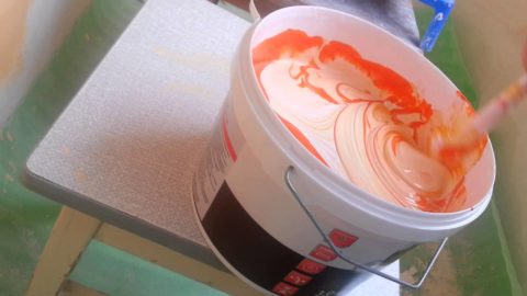 Colorez tout le volume de peinture que vous prévoyez d'utiliser dans un seul contenant Colorez tout le volume de peinture que vous prévoyez d'utiliser dans un seul contenant