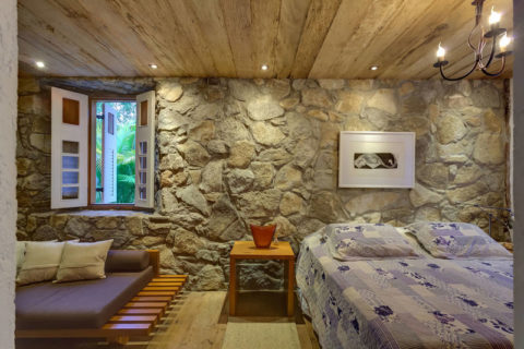 Intérieur rustique avec stuc en pierre Intérieur rustique avec stuc en pierre