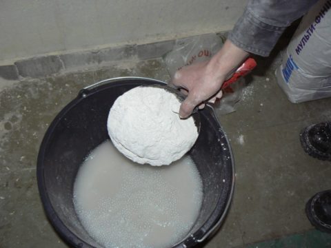 Ajouter du gypse à l'eau, pas de l'eau au gypse Ajouter du gypse à l'eau, pas de l'eau au gypse